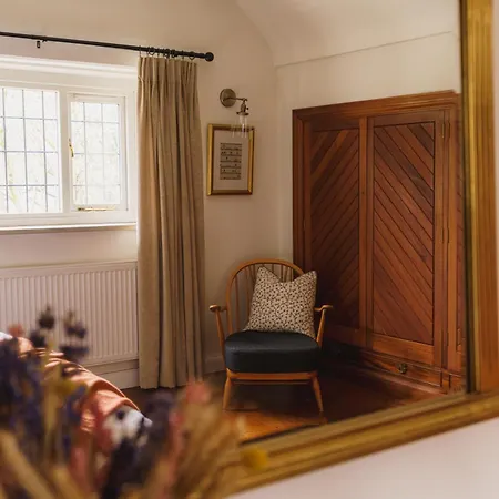 Half Way House, Clappersgate, Sleeps 8