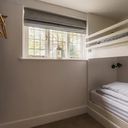Сasa de vacaciones Half Way House, Clappersgate, Sleeps 8 *