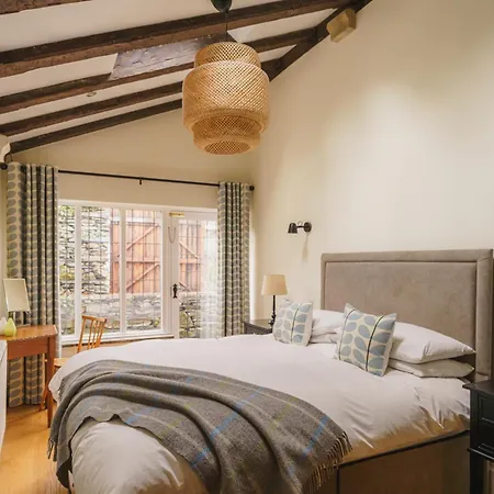 בית נופש Half Way House, Clappersgate, Sleeps 8 אמבלסייד