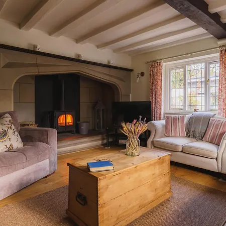 Holiday home Half Way House, Clappersgate, Sleeps 8