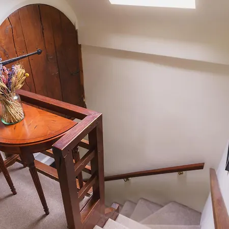 בית נופש Half Way House, Clappersgate, Sleeps 8 אמבלסייד