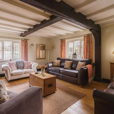 Half Way House, Clappersgate, Sleeps 8