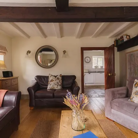 Half Way House, Clappersgate, Sleeps 8 אמבלסייד